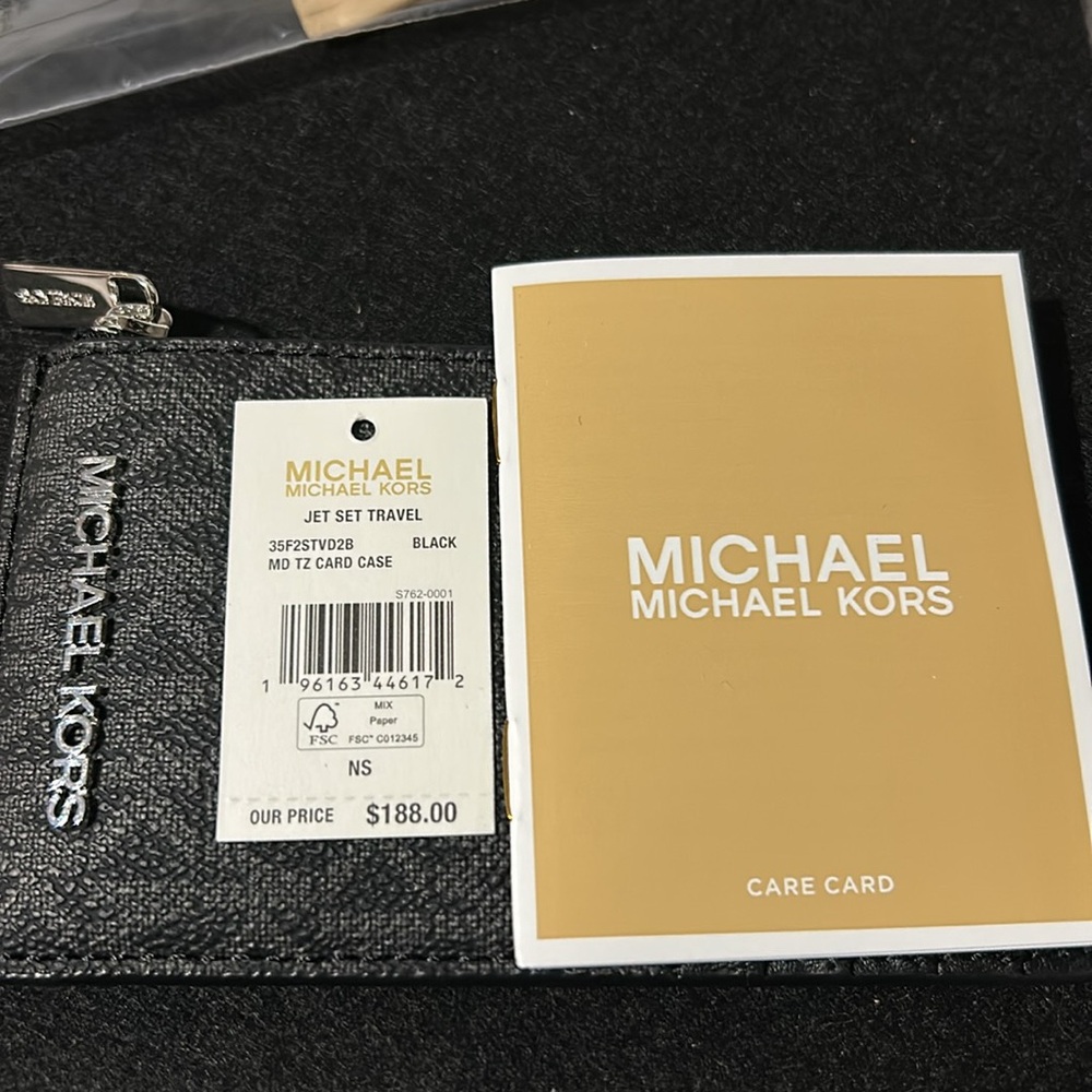 Michael Kors NWT Retail $188 Black Jet Set Travel Card Holder
